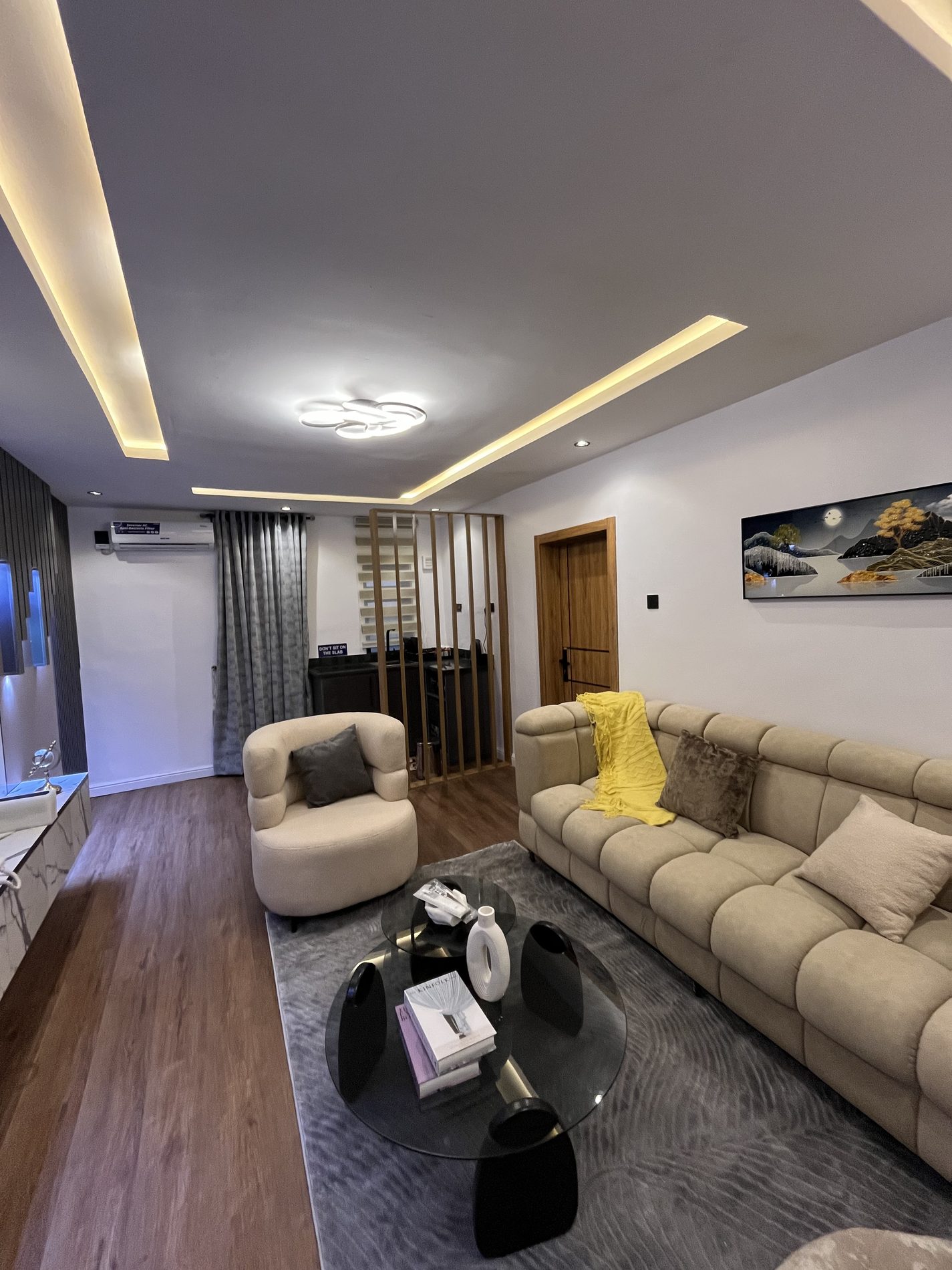 Emperor Suites premium neutral lounge
