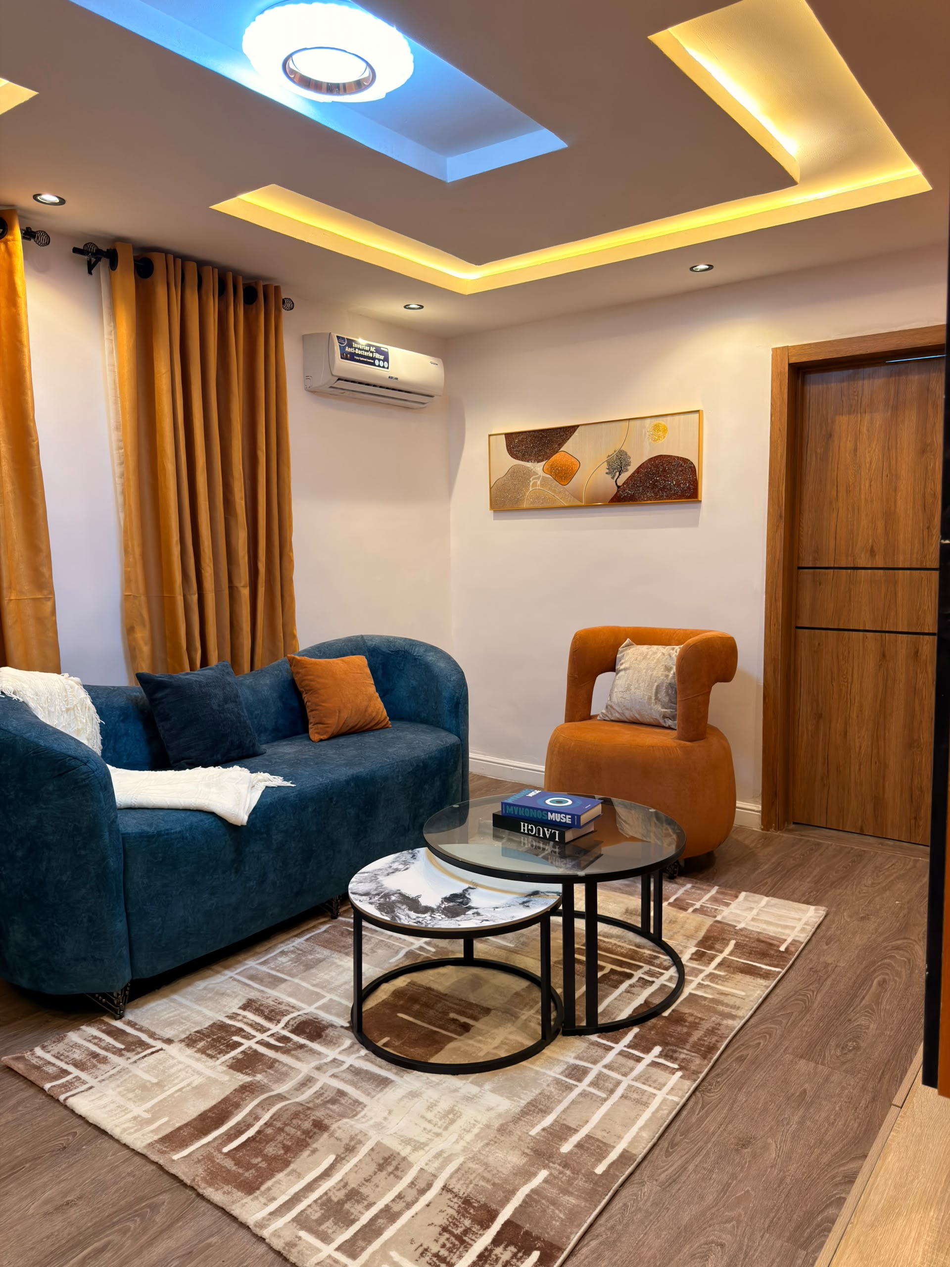 Emperor Suites studio room lounge